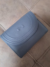 Load image into Gallery viewer, Portefeuille met overslagflap Regate leder NATHAN BAUME Blue