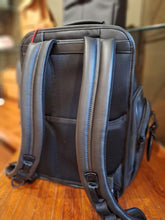 Afbeelding in Gallery-weergave laden, Tumi Alpha brief case black leather Backpack