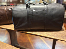 Afbeelding in Gallery-weergave laden, Maverick Black Leather Weekend Bag