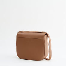 Load image into Gallery viewer, Nathan-Baume Ulysse N261 40-02 – Luxe leren crossbodytas met klep cognac