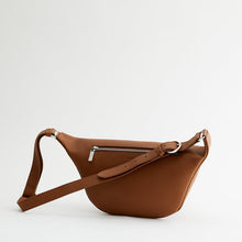 Load image into Gallery viewer, Nathan Baume Large Derby N261-1022 Ritsheup-/Bum Bag Cognac