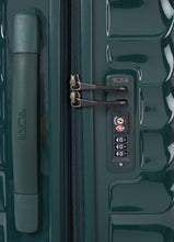 Afbeelding in Gallery-weergave laden, TUMI Extended Trip Expandable Checked Luggage 55 cm GREEN