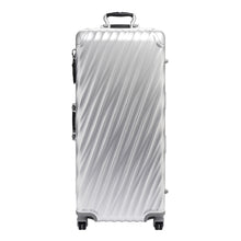 Afbeelding in Gallery-weergave laden, Tumi 19 Degree Aluminium Rolling Trunk silver