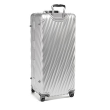 Afbeelding in Gallery-weergave laden, Tumi 19 Degree Aluminium Rolling Trunk silver