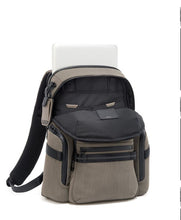Afbeelding in Gallery-weergave laden, Tumi Navigation Rugzak
