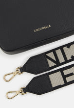 Load image into Gallery viewer, Coccinelle TEBE - Schoudertas Zwart