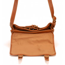 Afbeelding in Gallery-weergave laden, ARTHUR AND ASTON SCHOUDERTAS MET KLEP PAUL LEER COGNAC