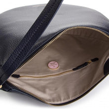 Afbeelding in Gallery-weergave laden, COCCINELLE handtas donker blauw
