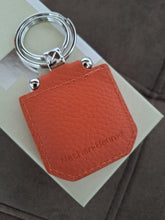 Afbeelding in Gallery-weergave laden, Nathan Baume Keyring ori Hot Sienna
