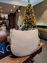 Load image into Gallery viewer, Coccinelle E1DC5 13010N43 Beige
