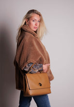 Afbeelding in Gallery-weergave laden, Coccinelle handtas cognac
