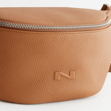 Load image into Gallery viewer, Nathan Baume Large Derby N261-1022 Ritsheup-/Bum Bag Cognac
