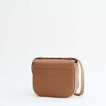 Afbeelding in Gallery-weergave laden, Nathan-Baume Penelope leren Crossbodytas met klep cognac N261-40-01
