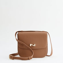 Load image into Gallery viewer, Nathan-Baume Ulysse N261 40-02 – Luxe leren crossbodytas met klep cognac
