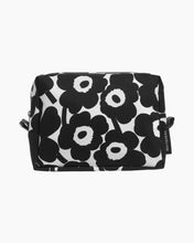 Afbeelding in Gallery-weergave laden, Vilja Mini Unikko Cosmetic Bag, White / Black
