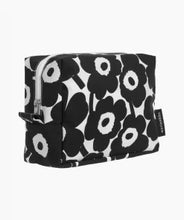 Afbeelding in Gallery-weergave laden, Vilja Mini Unikko Cosmetic Bag, White / Black
