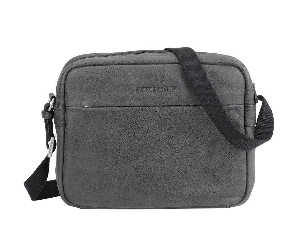 Cristiano destroyed leather messenger bag - Arthur & Aston noir
