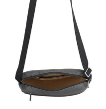 Afbeelding in Gallery-weergave laden, Cristiano destroyed leather messenger bag - Arthur &amp; Aston noir
