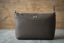 Afbeelding in Gallery-weergave laden, NB Ingrid  N262-43-01  Regent (een verfijnde, warme bruintint)
