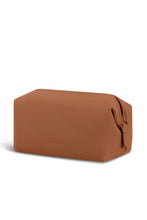 Load image into Gallery viewer, Lipault LOST IN BERLIN TOILETRY KIT S 2.0 NUTSY NUT
