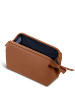 Load image into Gallery viewer, Lipault LOST IN BERLIN TOILETRY KIT S 2.0 NUTSY NUT
