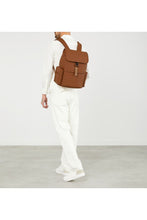 Afbeelding in Gallery-weergave laden, Lipault LOST IN BERLIN MINI CARGO BACKPACK NUTSY NUT
