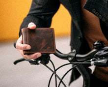 Load image into Gallery viewer, Maverick MAV-TO-001-03 billfold RFID Brown
