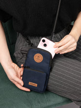 Afbeelding in Gallery-weergave laden, Cabaia Telefoontasje Reykjavik Navy
