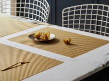 Afbeelding in Gallery-weergave laden, Chilewich - Placemat Basketweave Oyster
